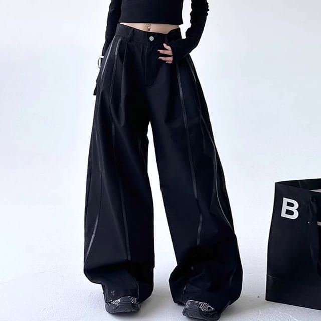 Low Rise Faux Leather Paneled Loose-Fit Wide-Leg Pants