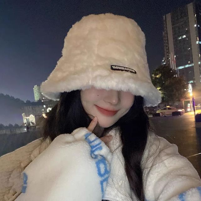 Plain Panel Fluffy Hat / Bucket Hat