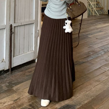 Long-Sleeve Cowl Neck Plain Tee / High Rise Accordion Pleated Maxi A-Line Skirt