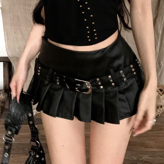 Halter Plain Studded Top / Mid Rise Pleated Belted Faux Leather Mini A-Line Skirt
