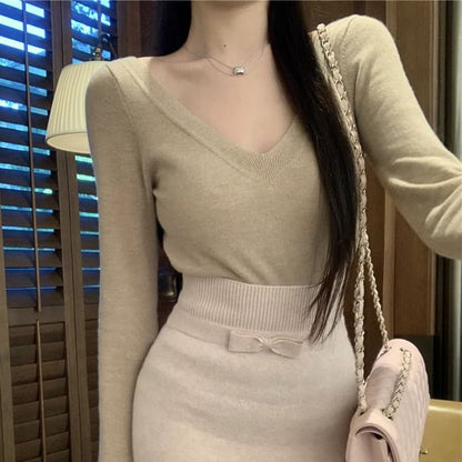 Long Sleeve V-Neck Plain Knit Top / High Rise Plain Bow Maxi Pencil Skirt
