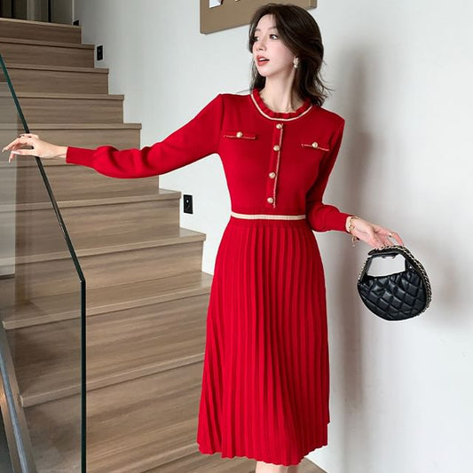 Long-Sleeve Crew Neck Plain Pleated Hem Knit A-Line Dress