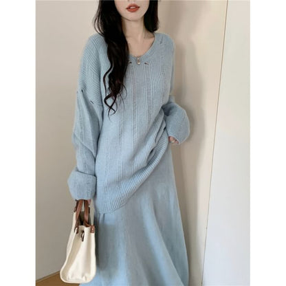 Two-Piece Set: V-Neck Sweater & Knit Maxi Skirt - Distressed Style