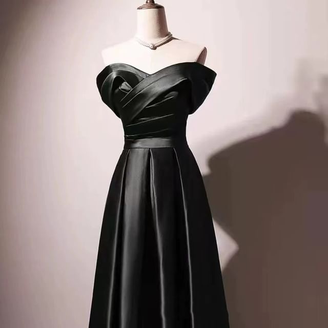 A-Line Off-Shoulder Evening Gown Plain