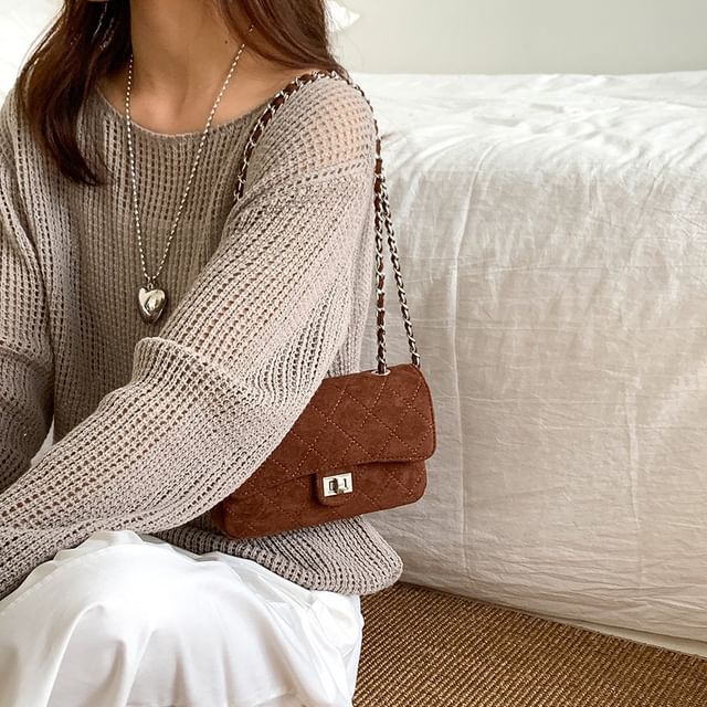 Chain Strap Quilted Flap Crossbody Bag