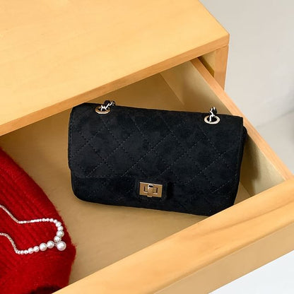 Chain Strap Quilted Flap Crossbody Bag