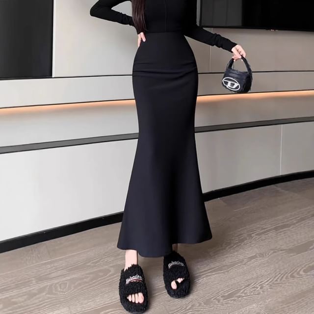 High-Rise Solid Mermaid Hem Midi Skirt