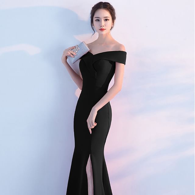 Off-Shoulder Plain Slit  Mermaid Evening Gown