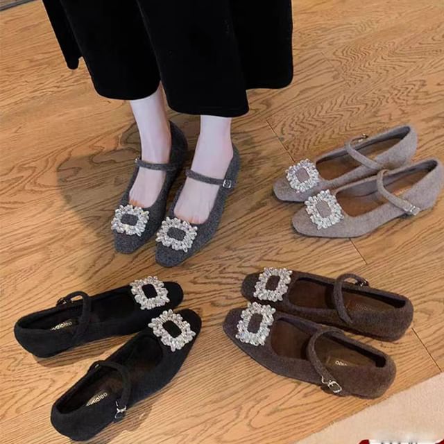 Chunky Heel Rhinestone Accent Mary Jane Pumps