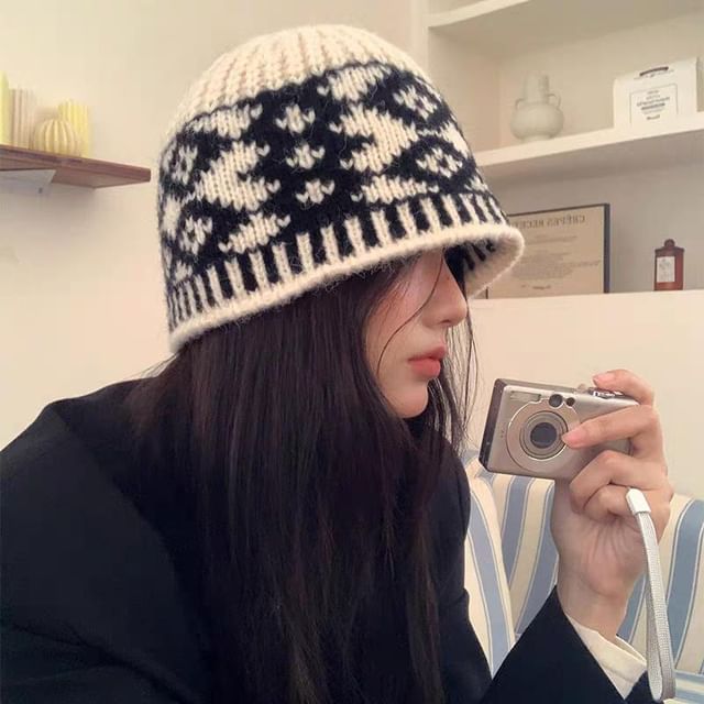 Diamond Jacquard Knit Beanie