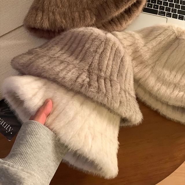 Plain Fluffy Bucket Hat