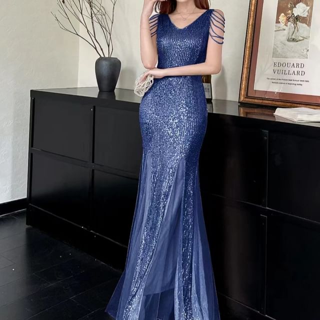 Sequined V-Neck Sleeveless Mermaid Evening Gown