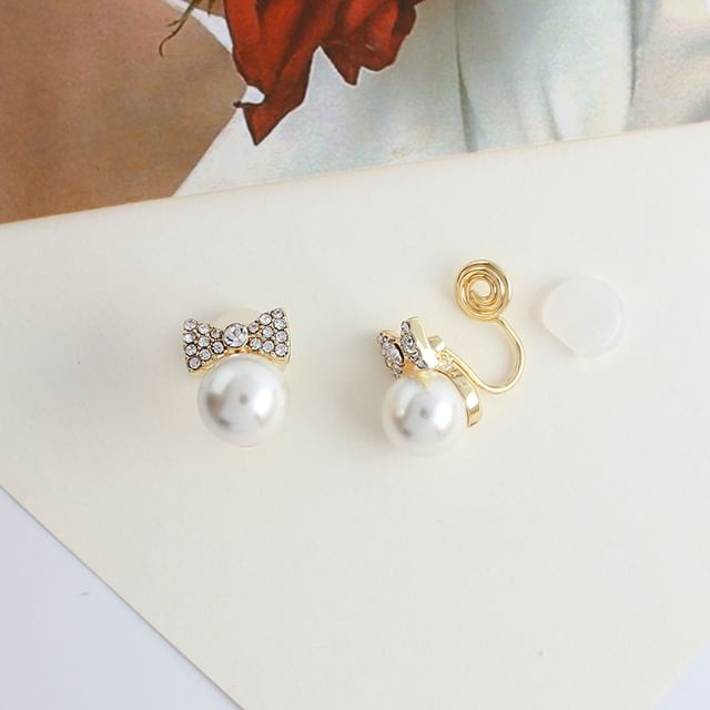 Bow Faux Pearl Earring