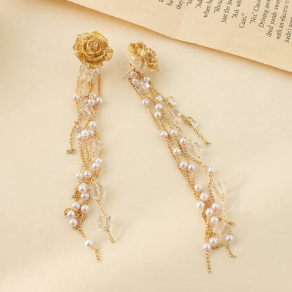 Faux Pearl Flower Stud Earring