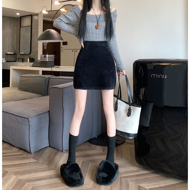 High Rise Plain Fluffy Mini Pencil Skirt