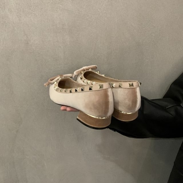 Pointed Toe Bow Studded Velvet Pumps