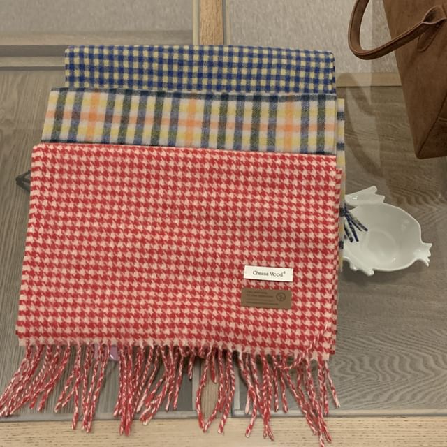 Plaid Applique Fringed Trim Scarf