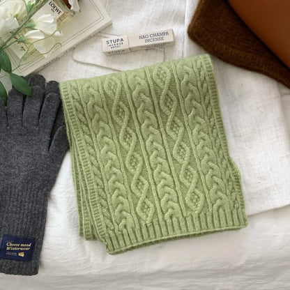 Plain Cable-Knit Scarf