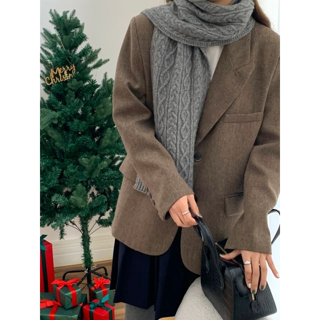 Plain Cable-Knit Scarf