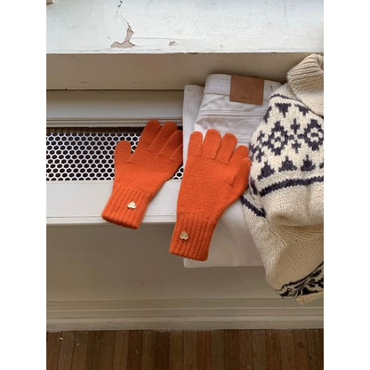 Heart Buttoned Knit Gloves