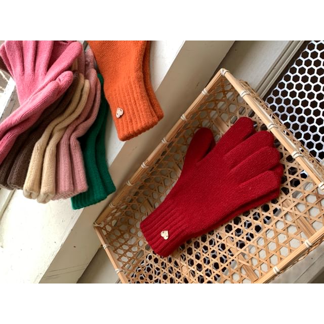 Heart Buttoned Knit Gloves