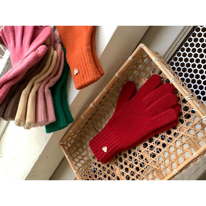Heart Buttoned Knit Gloves