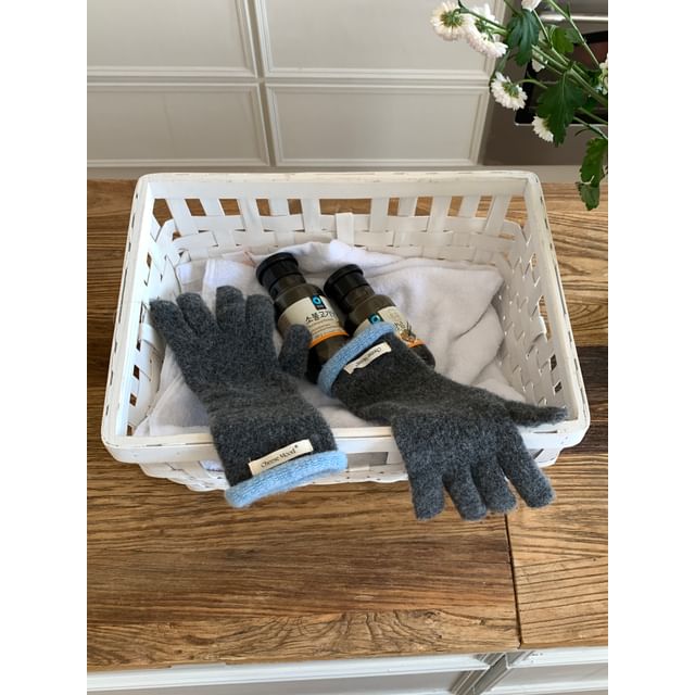 Applique Contrast Trim Knit Gloves