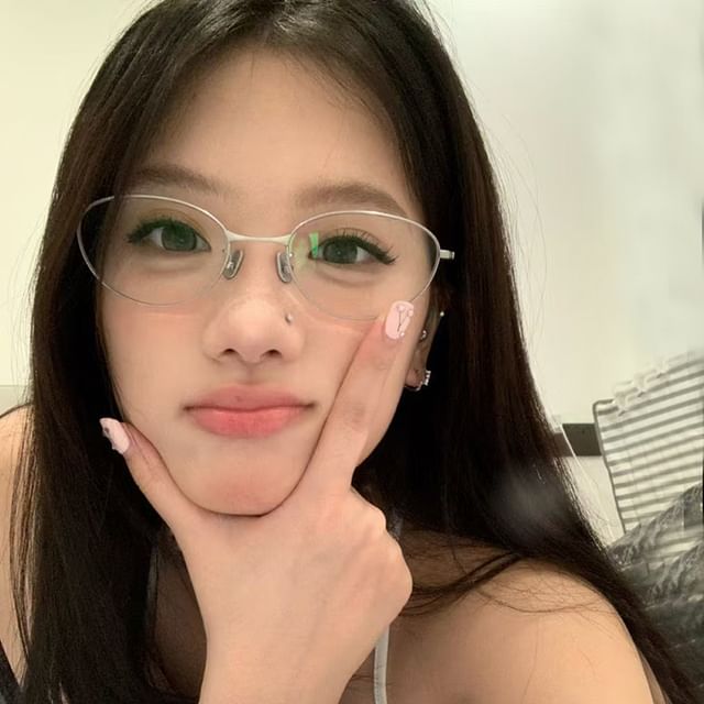 Oval Thin Frame Eyeglasses