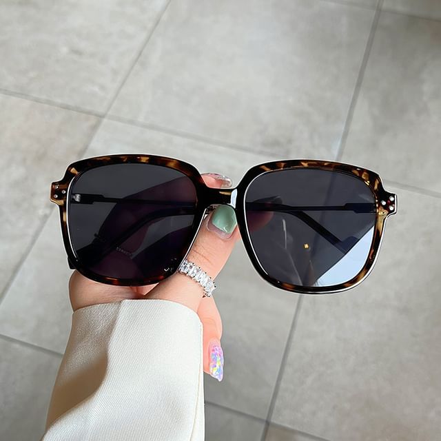 Retro Studded Eyeglasses