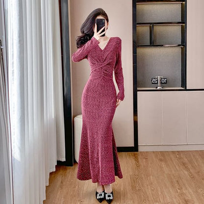 Long Sleeve V-Neck Rhinestone Ruched Floor-Length Mermaid Dress