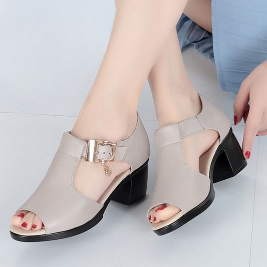 Chunky Heel Buckled Sandals