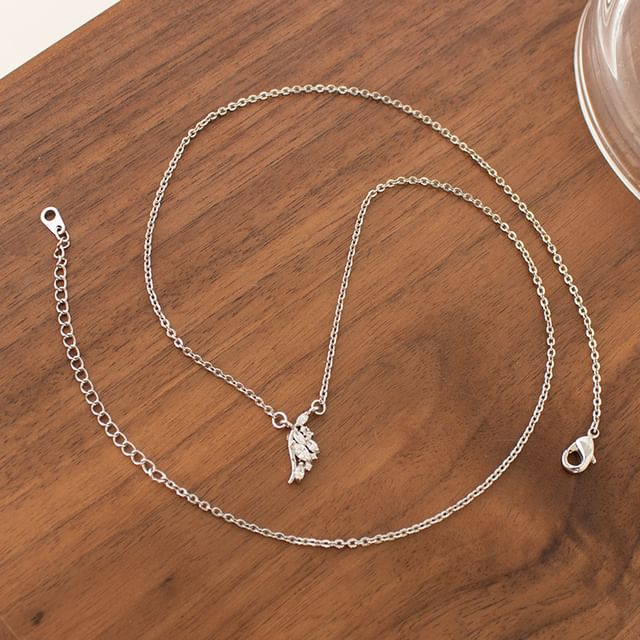 Star / Faux Pearl / Rhinestone Pendant Necklace