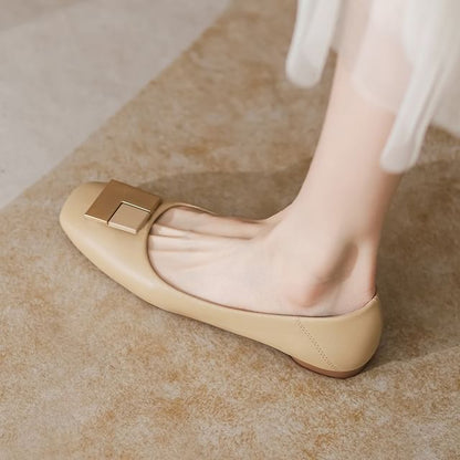 Geometric Buckled Flats