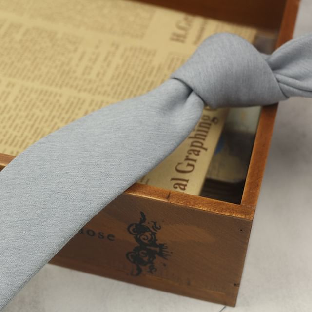 Plain Woolen Tie