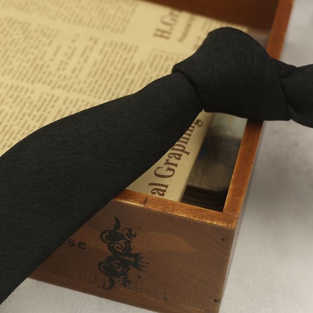 Plain Woolen Tie