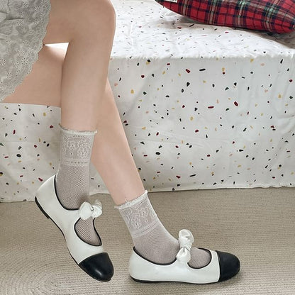 Cap Toe Bow Accent Faux Leather Mary Jane Flats