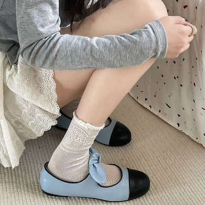 Cap Toe Bow Accent Faux Leather Mary Jane Flats