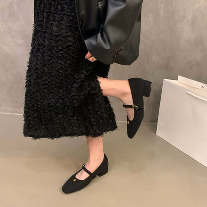 Chunky Heel Flower Accent Mary Jane Pumps