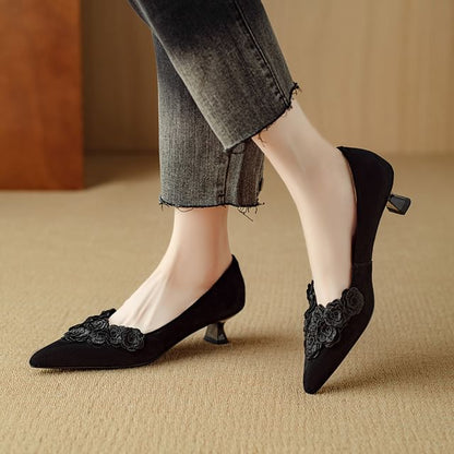 Kitten Heel Pointed Toe Plain Flower Accent Pumps