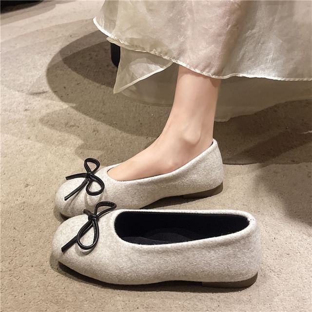 Round Toe Bow Accent Flats