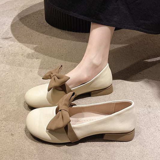 Low Heel Two Tone Bow Accent Faux Leather Mary Jane Shoes