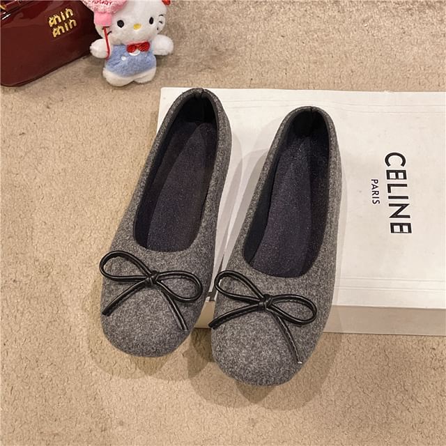 Round Toe Bow Accent Flats