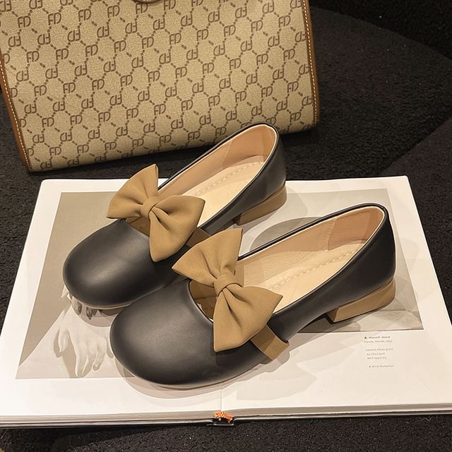 Low Heel Two Tone Bow Accent Faux Leather Mary Jane Shoes