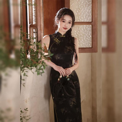 Sleeveless Floral Side-Slit Maxi Qipao