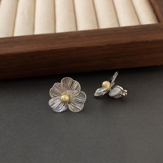 Flower Ear Stud / Clip-On Earring