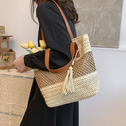Two-Tone Woven Tassel Tote Bag