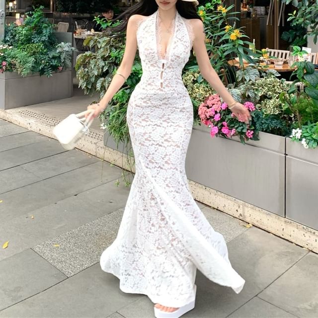 Halter V-Neck Lace Mermaid Evening Gown