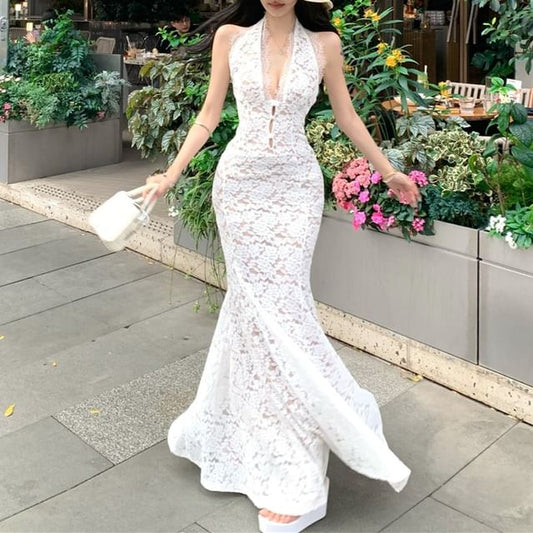 Halter V-Neck Lace Mermaid Evening Gown