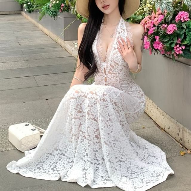 Halter V-Neck Lace Mermaid Evening Gown