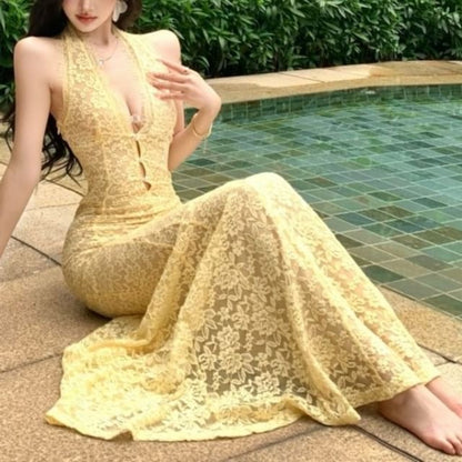 Halter V-Neck Lace Mermaid Evening Gown